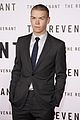 will poulter revenant hollywood premiere pics 03