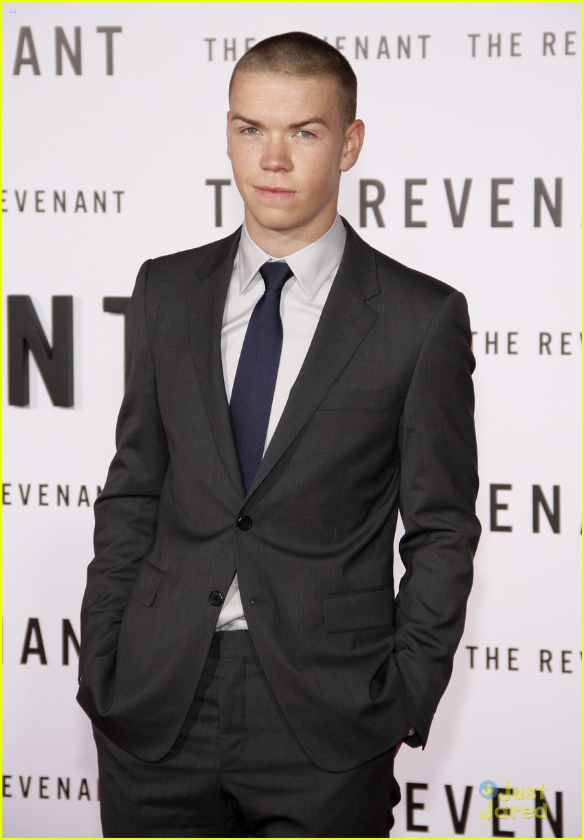 will poulter revenant hollywood premiere pics 03