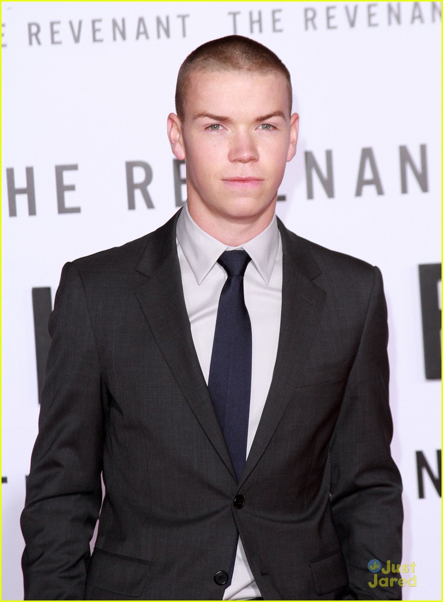 will poulter revenant hollywood premiere pics 07