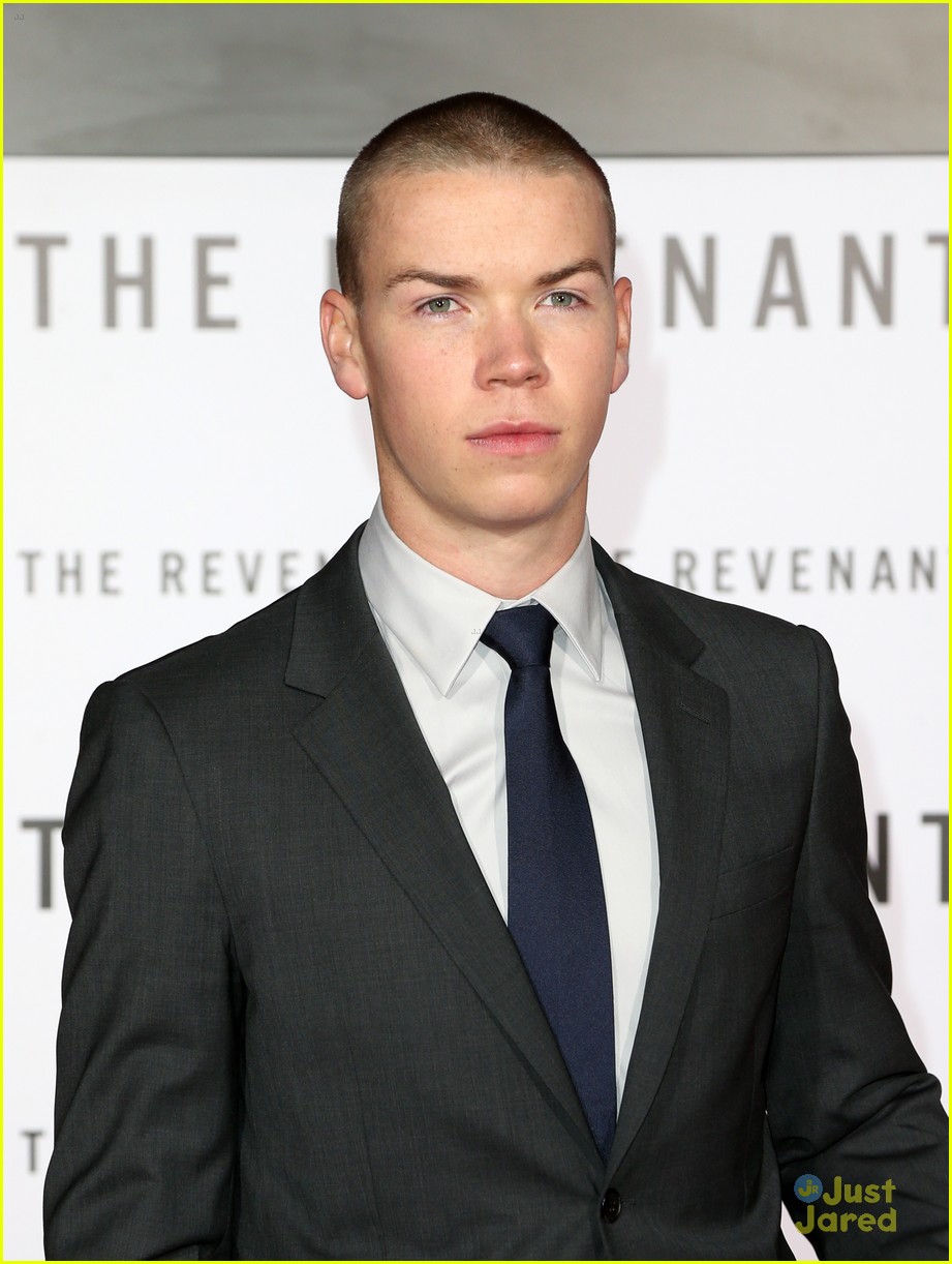 will poulter revenant hollywood premiere pics 09