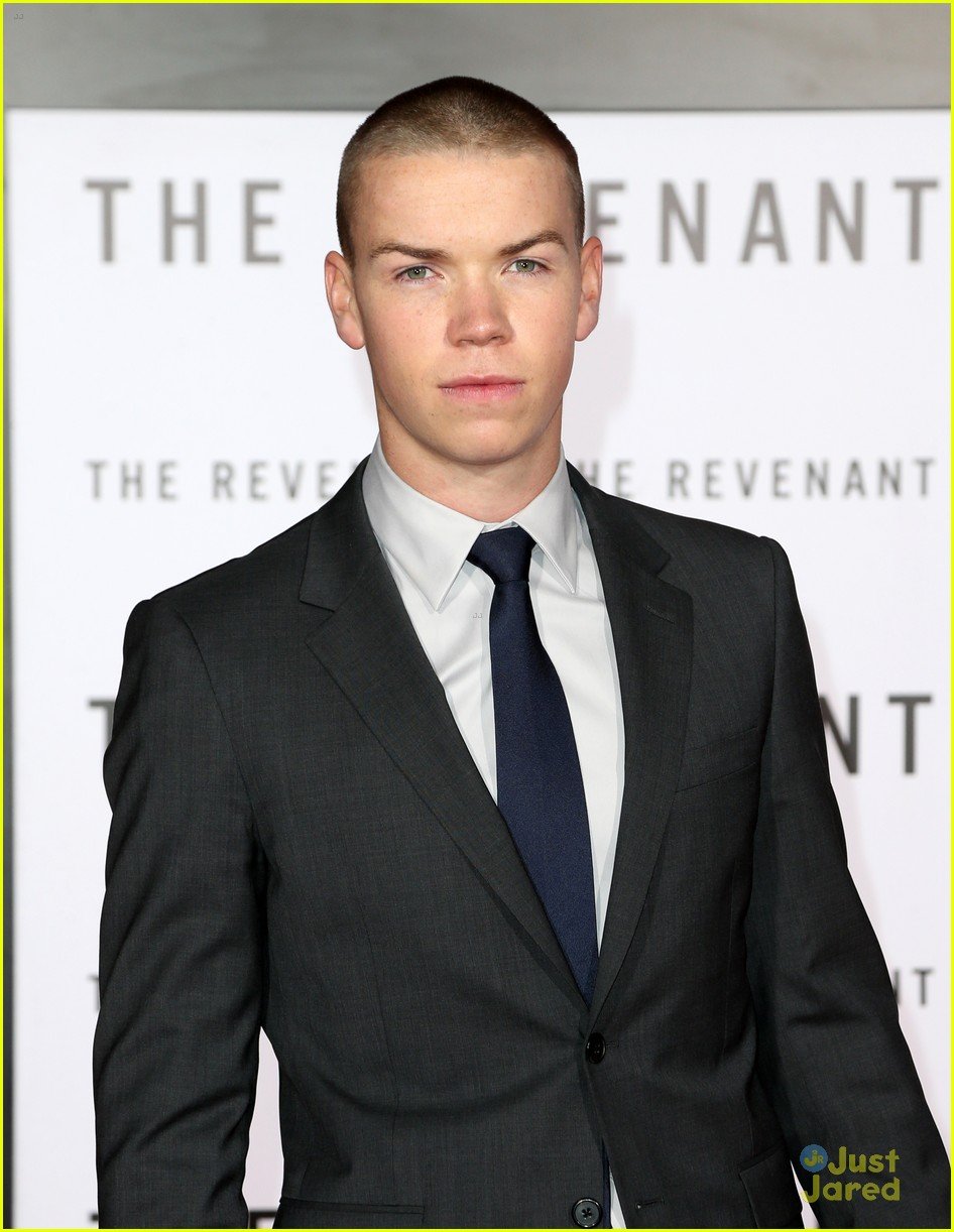 will poulter revenant hollywood premiere pics 10