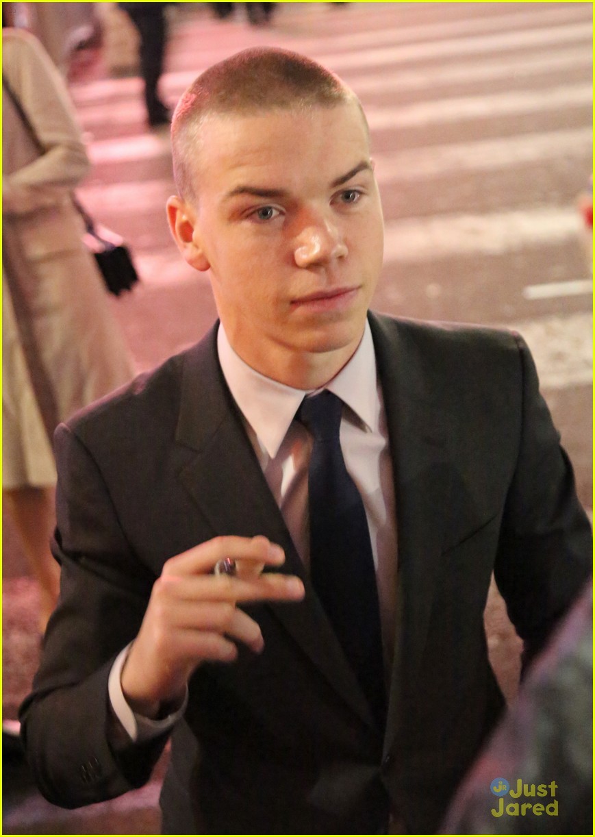 will poulter revenant hollywood premiere pics 14