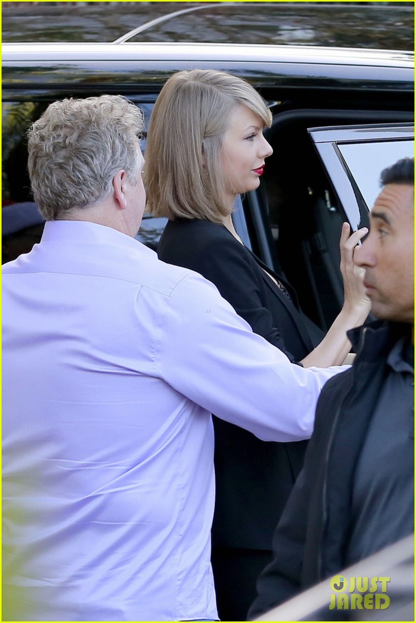 taylor swift calvin harris celebrate birthday with her parents 04