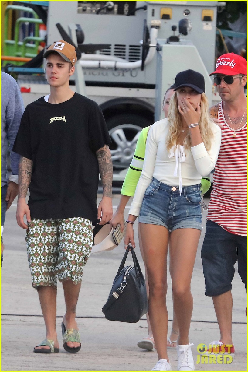 justin bieber leaves st barts with hailey baldwin by his side 08