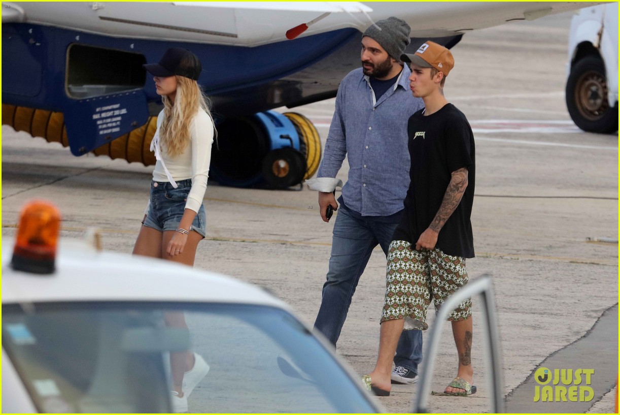 justin bieber leaves st barts with hailey baldwin by his side 16