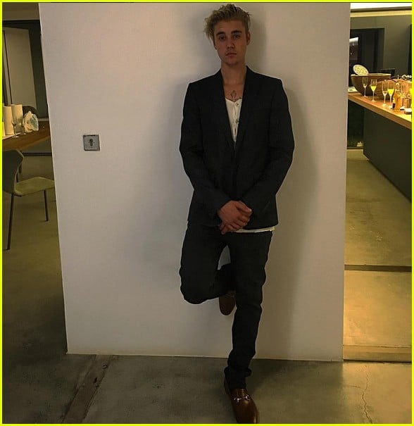 justin bieber celebrates the new year with hailey baldwin 01