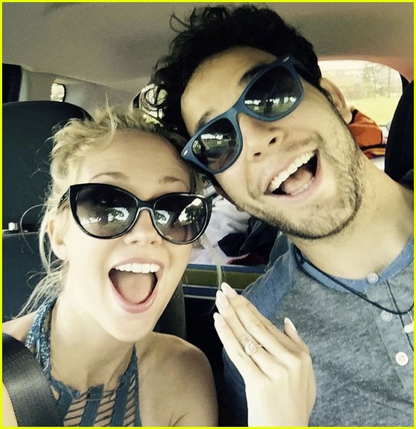 anna camp buys an engagement ring for skylar astin 02