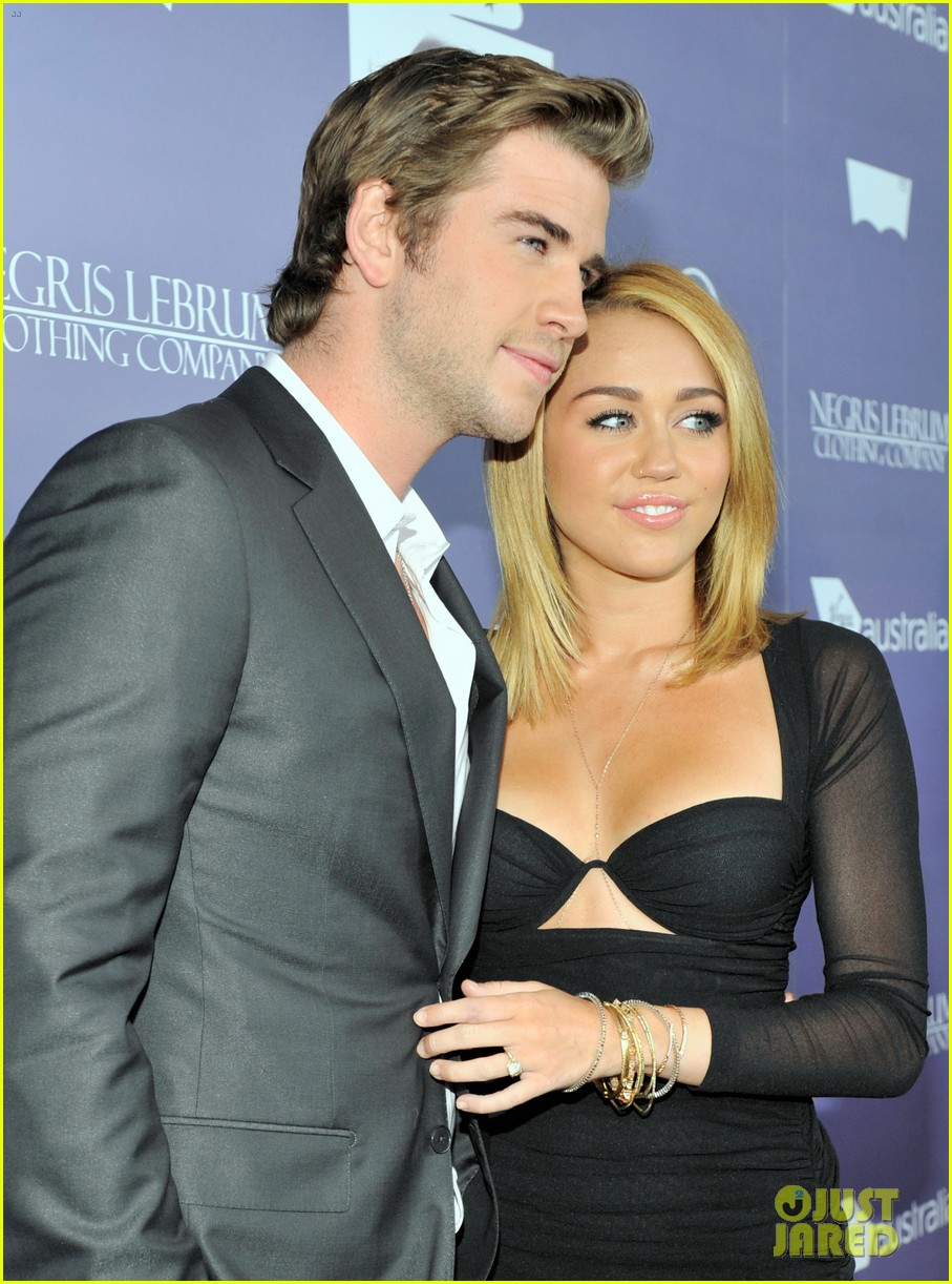 miley cyrus liam hemsworth are engaged again 19