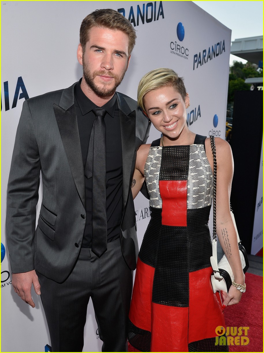 miley cyrus liam hemsworth are engaged again 25