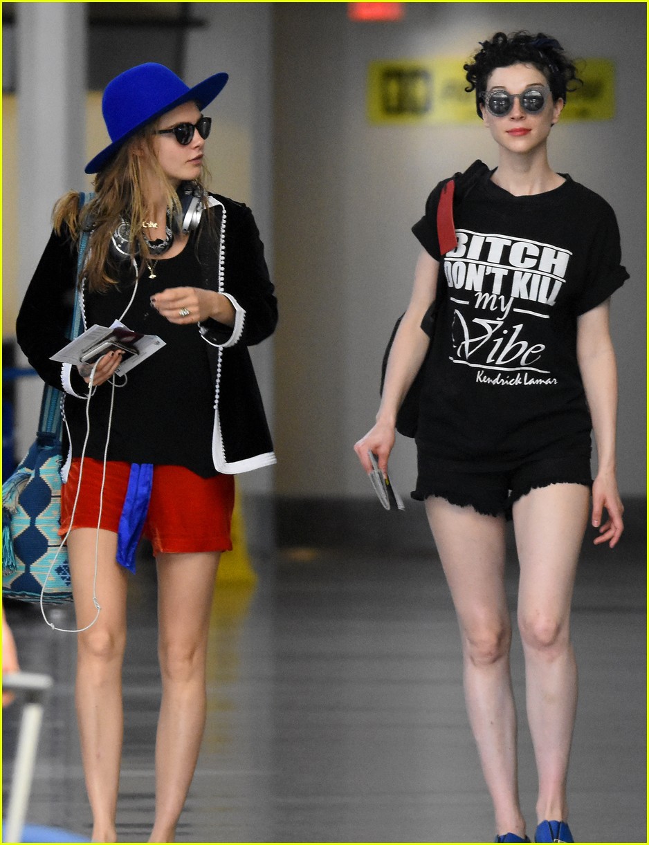 cara and st vincent travel with suki waterhouse 01