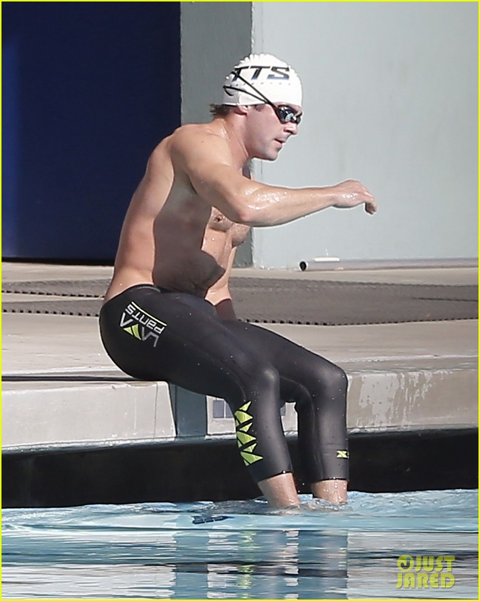 zac efron goes shirtless for baywatch swimming lessons 28