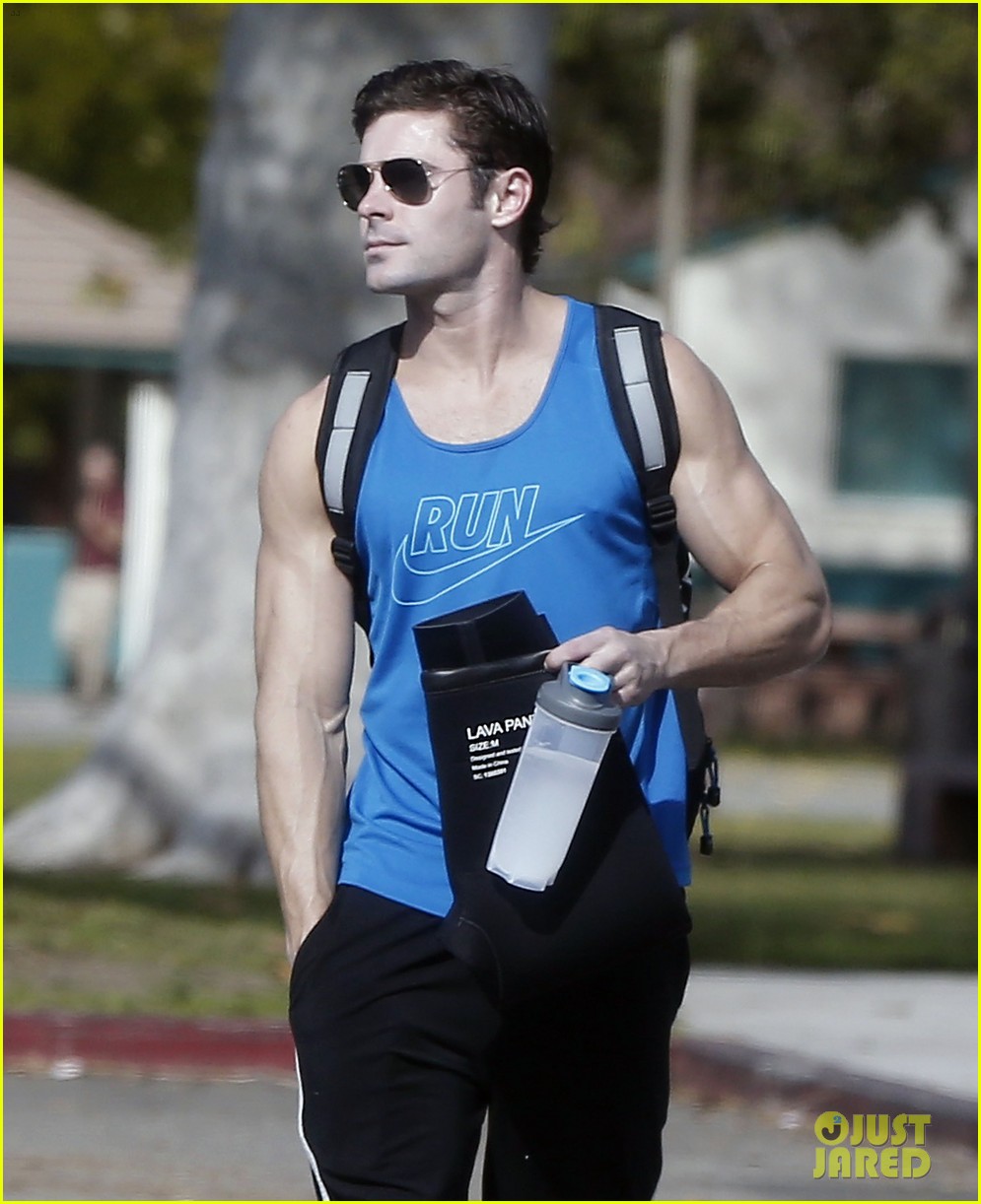 zac efron goes shirtless for baywatch swimming lessons 38