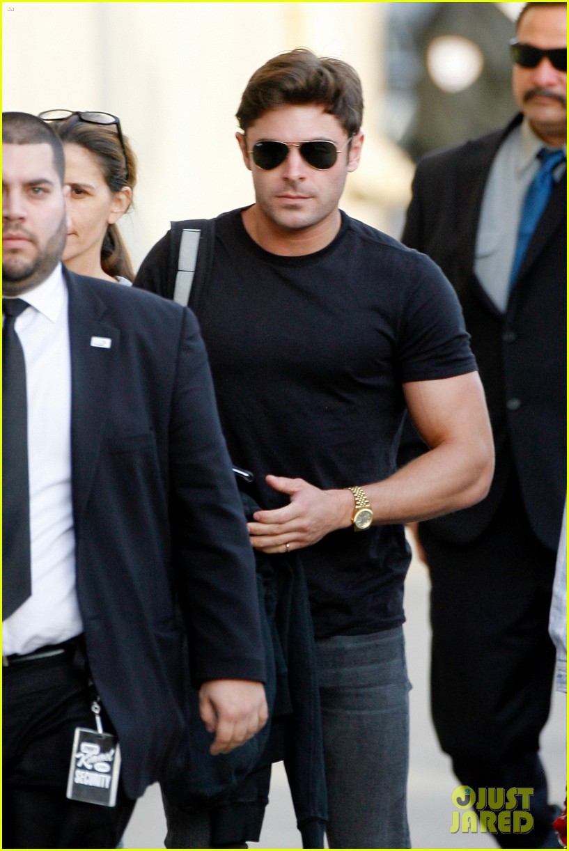 zac efron goes shirtless for jimmy kimmel live 02
