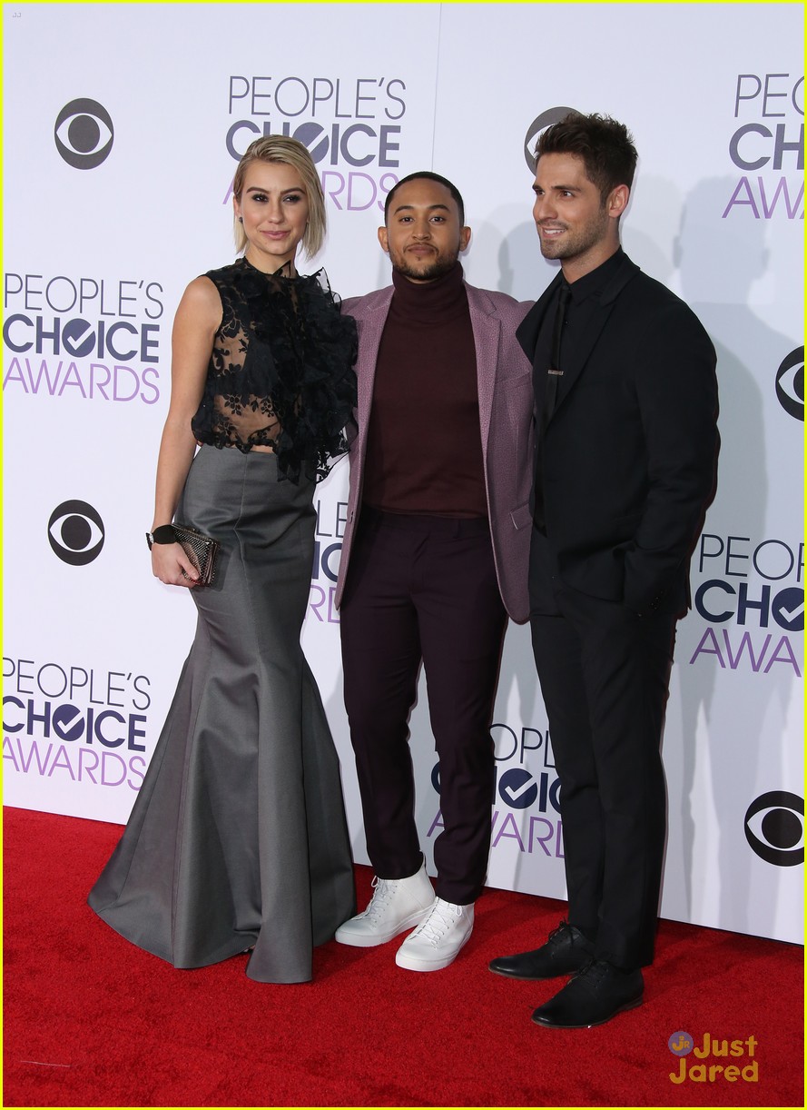 baby daddy fosters casts hit pcas 2016 carpet 05