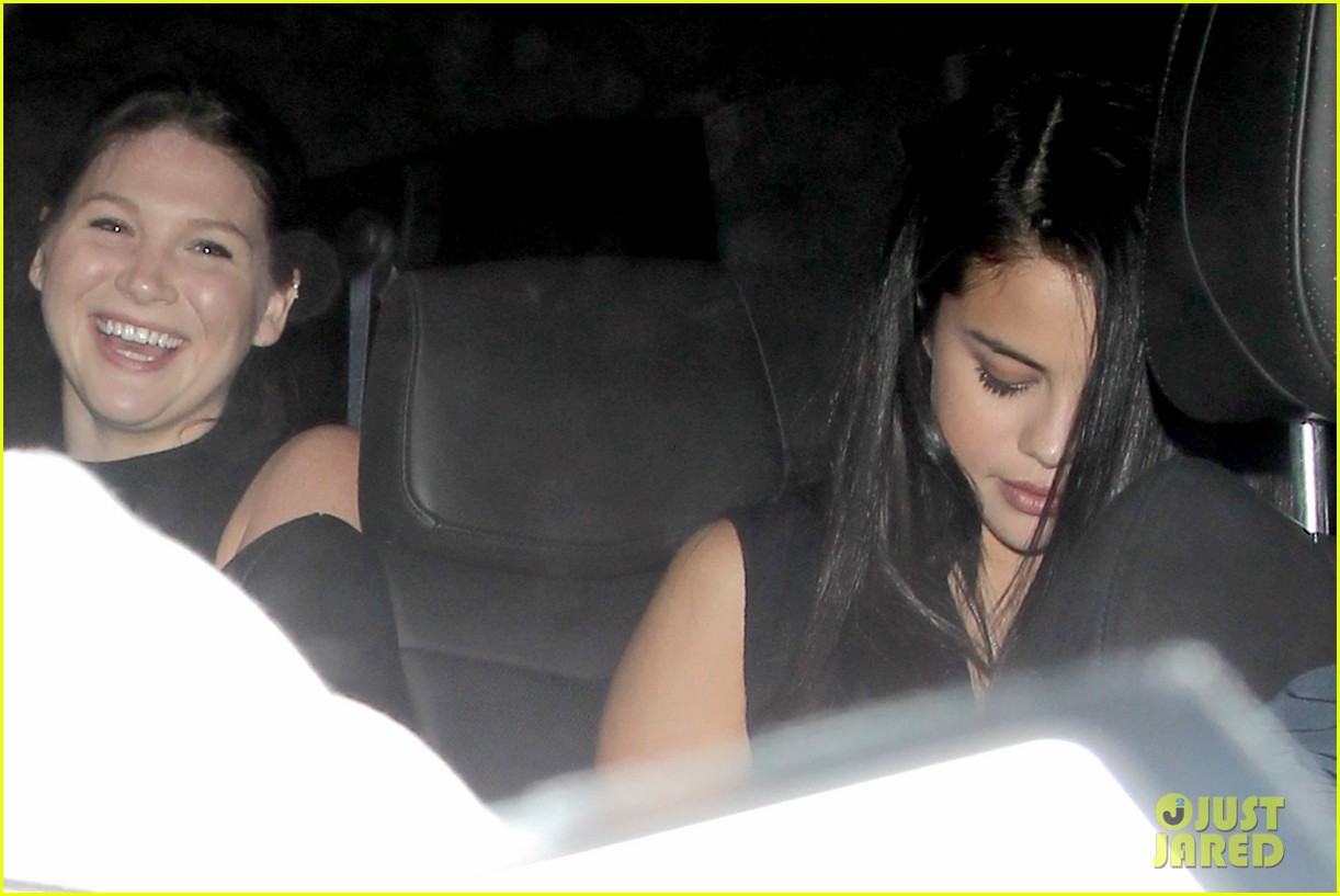 selena gomez holds hands with samuel krost again 01