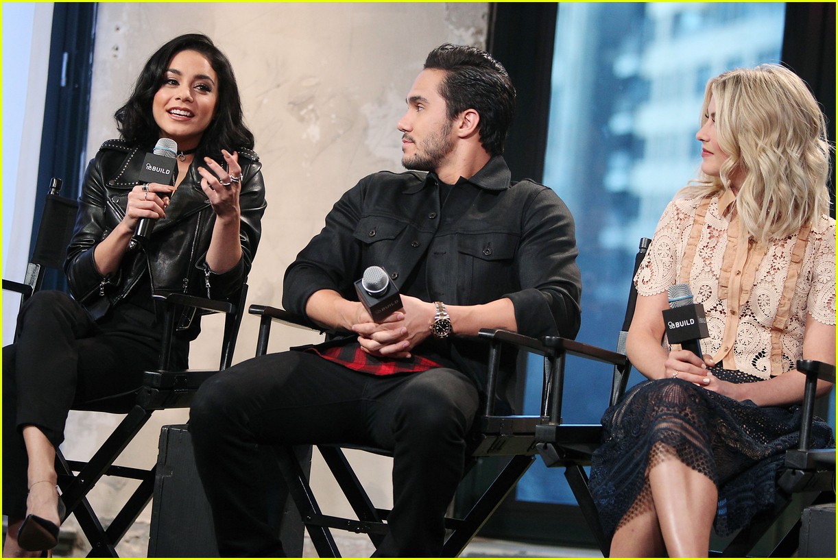 grease live cast aol build appearance 24