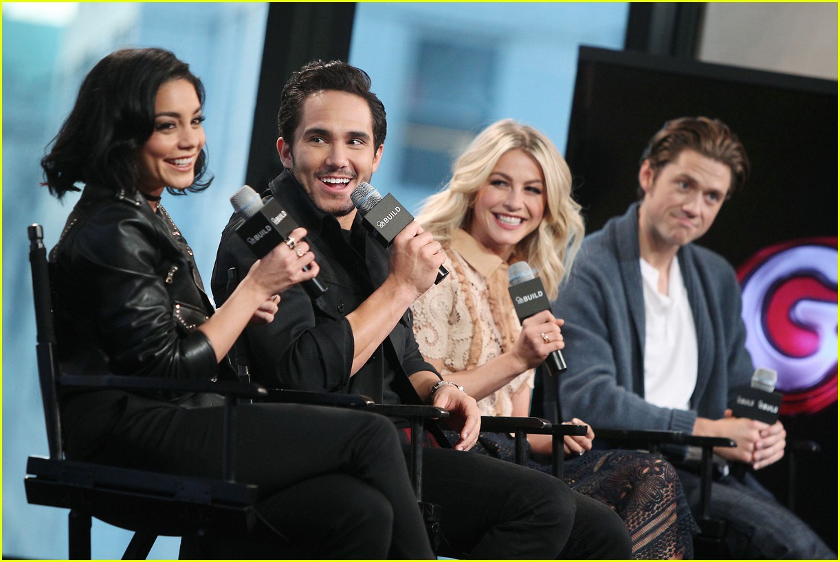 grease live cast aol build appearance 34