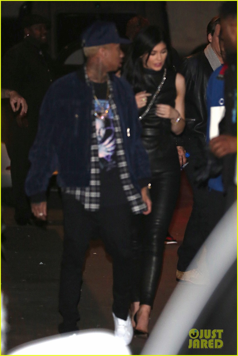 kylie jenner tyga step out for thursday night date 22