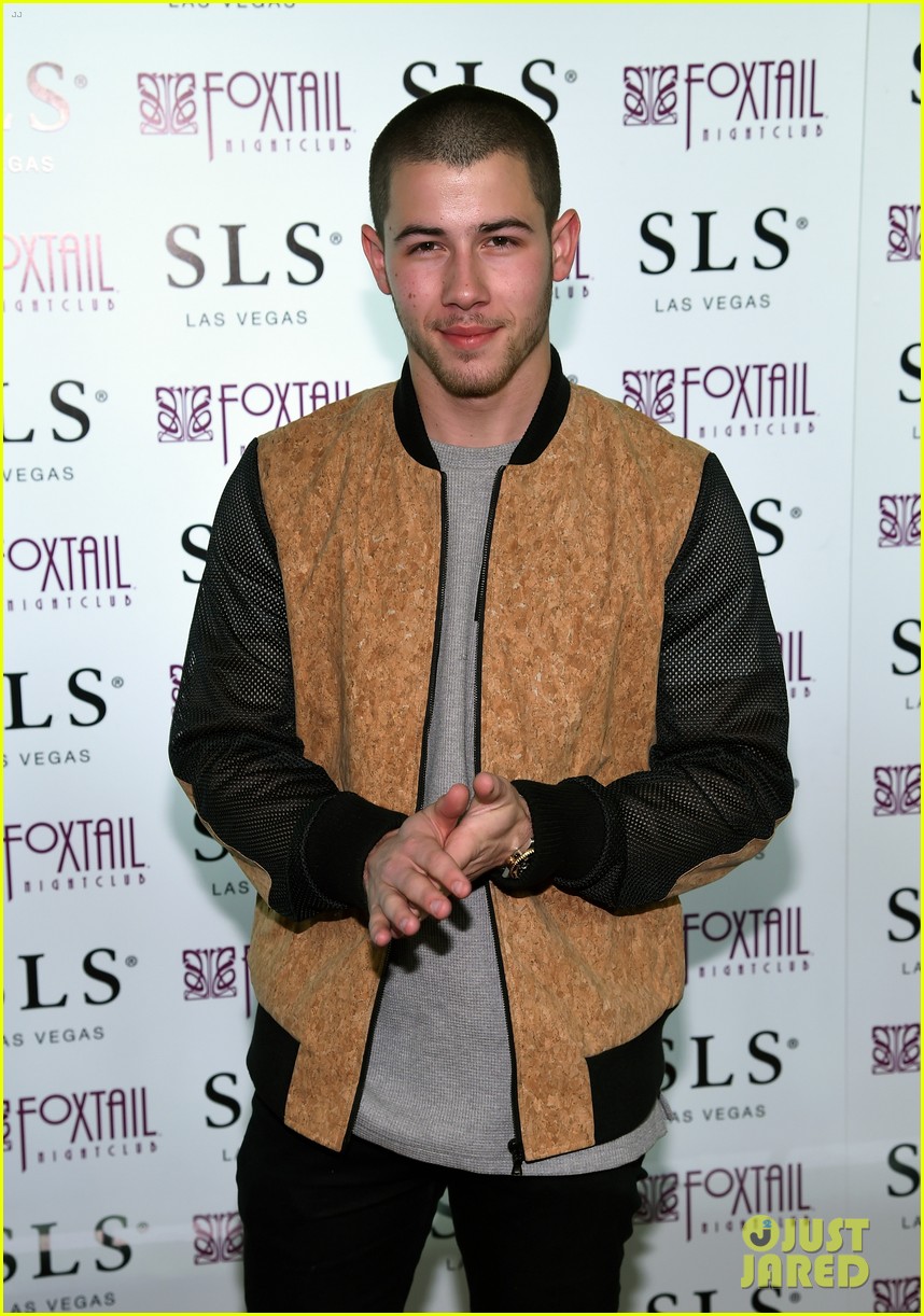 nick jonas says 2016 has a lot to live up to 07