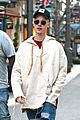 justin bieber  grabs dinner at cheesecake factory 03