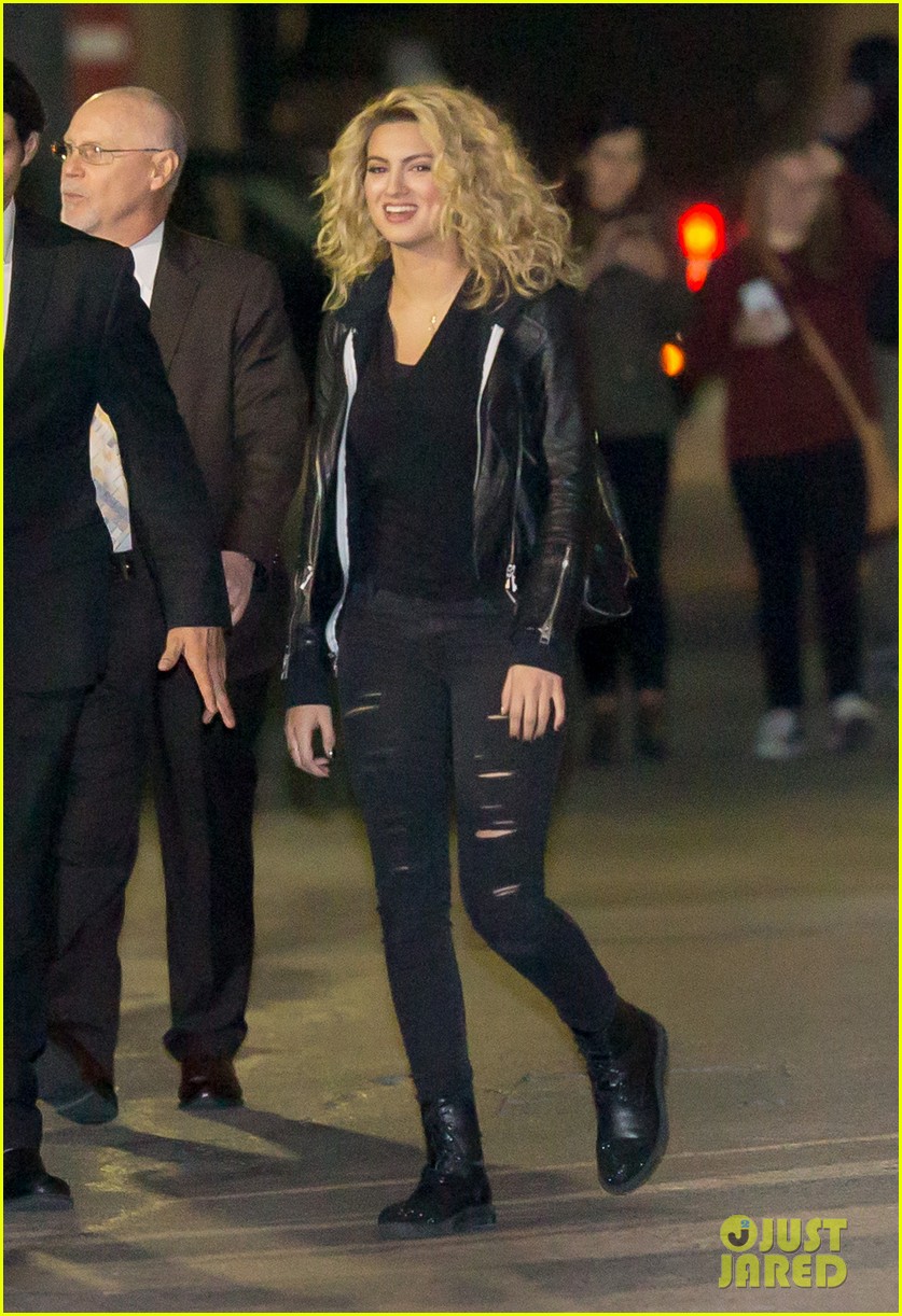tori kelly performs funny for first time on jimmy kimmel live 01