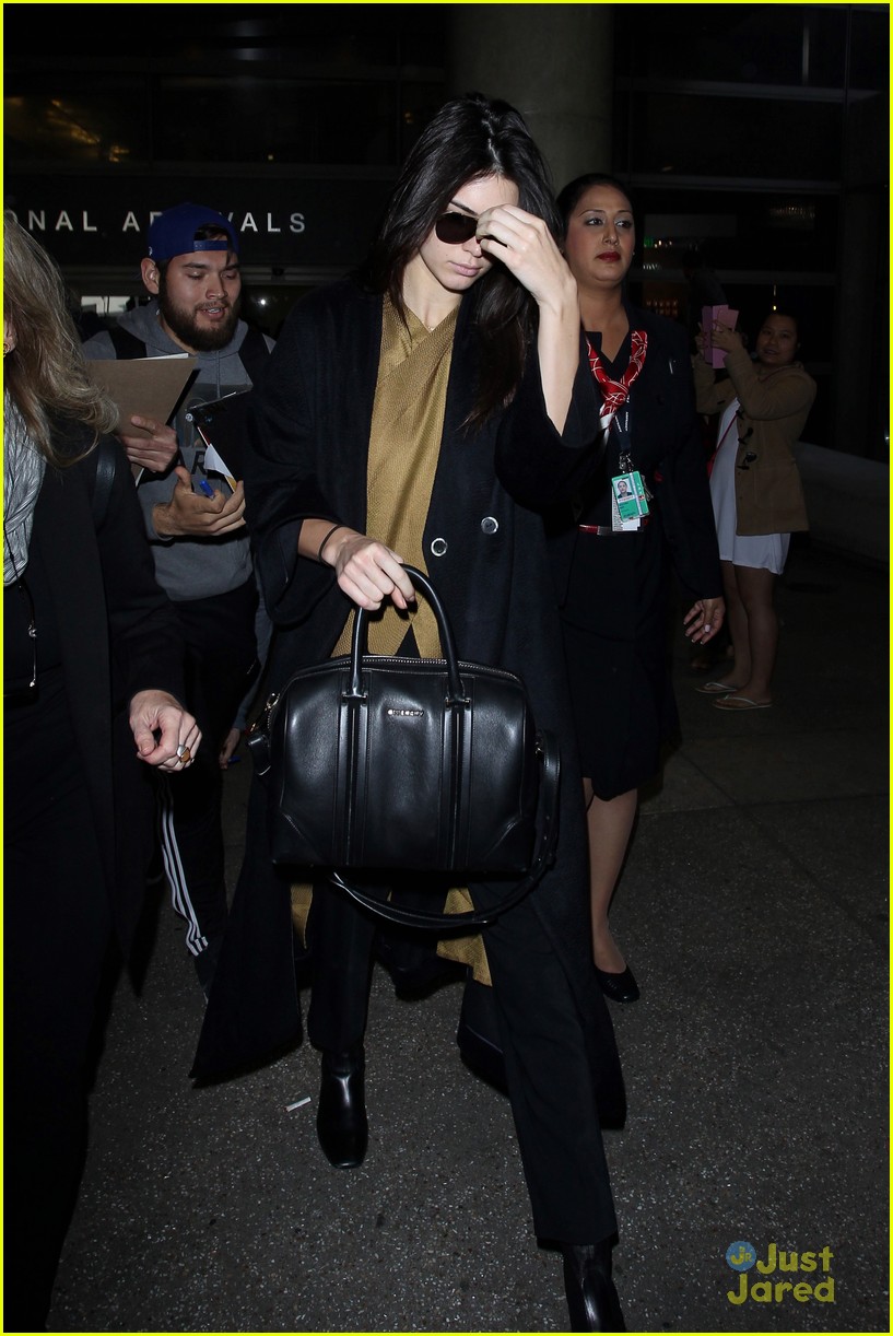 kendall jenner lax arrival no fashion younger 01
