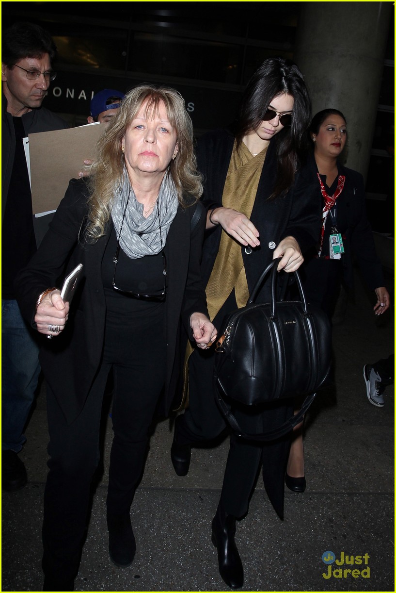 kendall jenner lax arrival no fashion younger 04