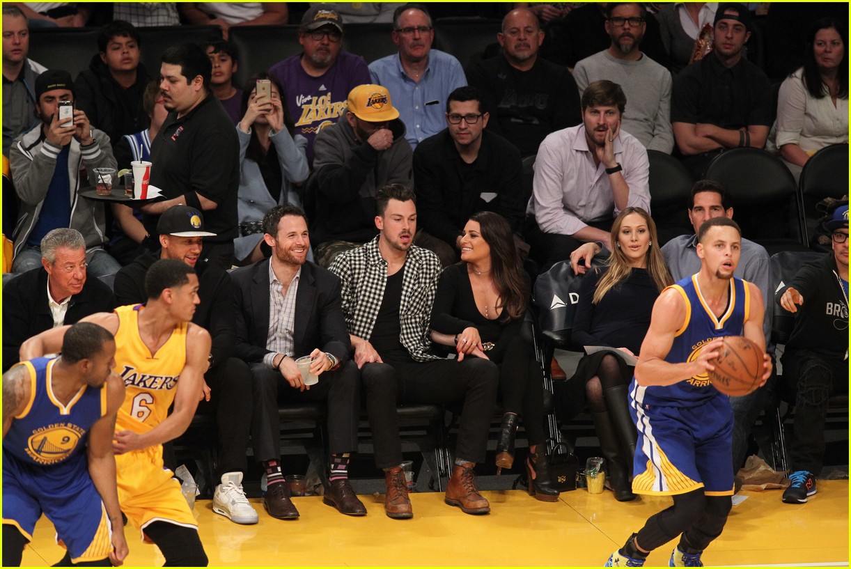 lea michele and matthew paetz go to lakers game 17