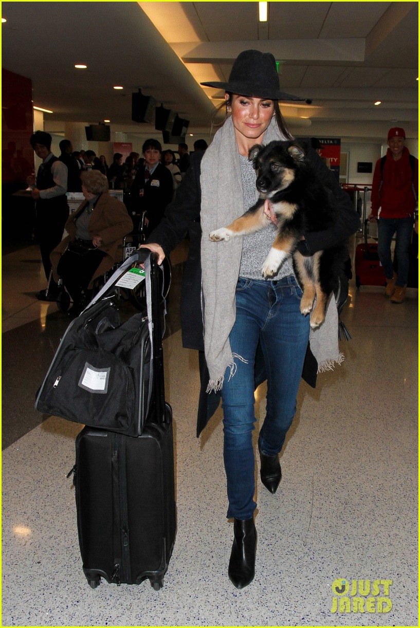 nikki reed flies with dog new owners lax 19