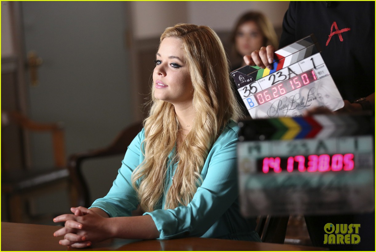 pretty little liars think rosewood photos 13