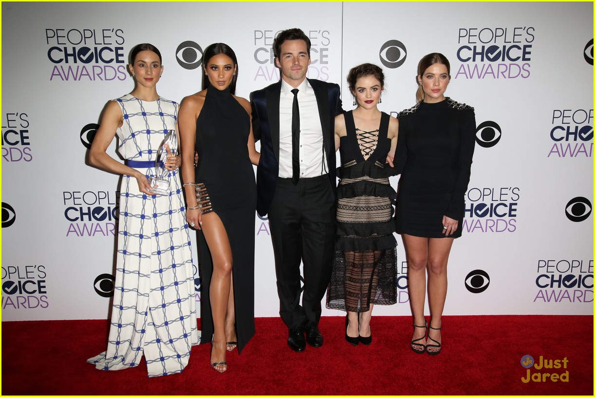 The Cast Of 'Pretty Little Liars' Take Over The 2016 People's