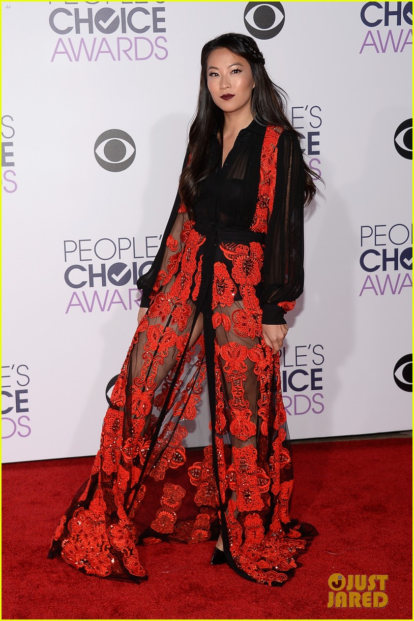 tyler posey teen wolf cast peoples choice awards 2016 03