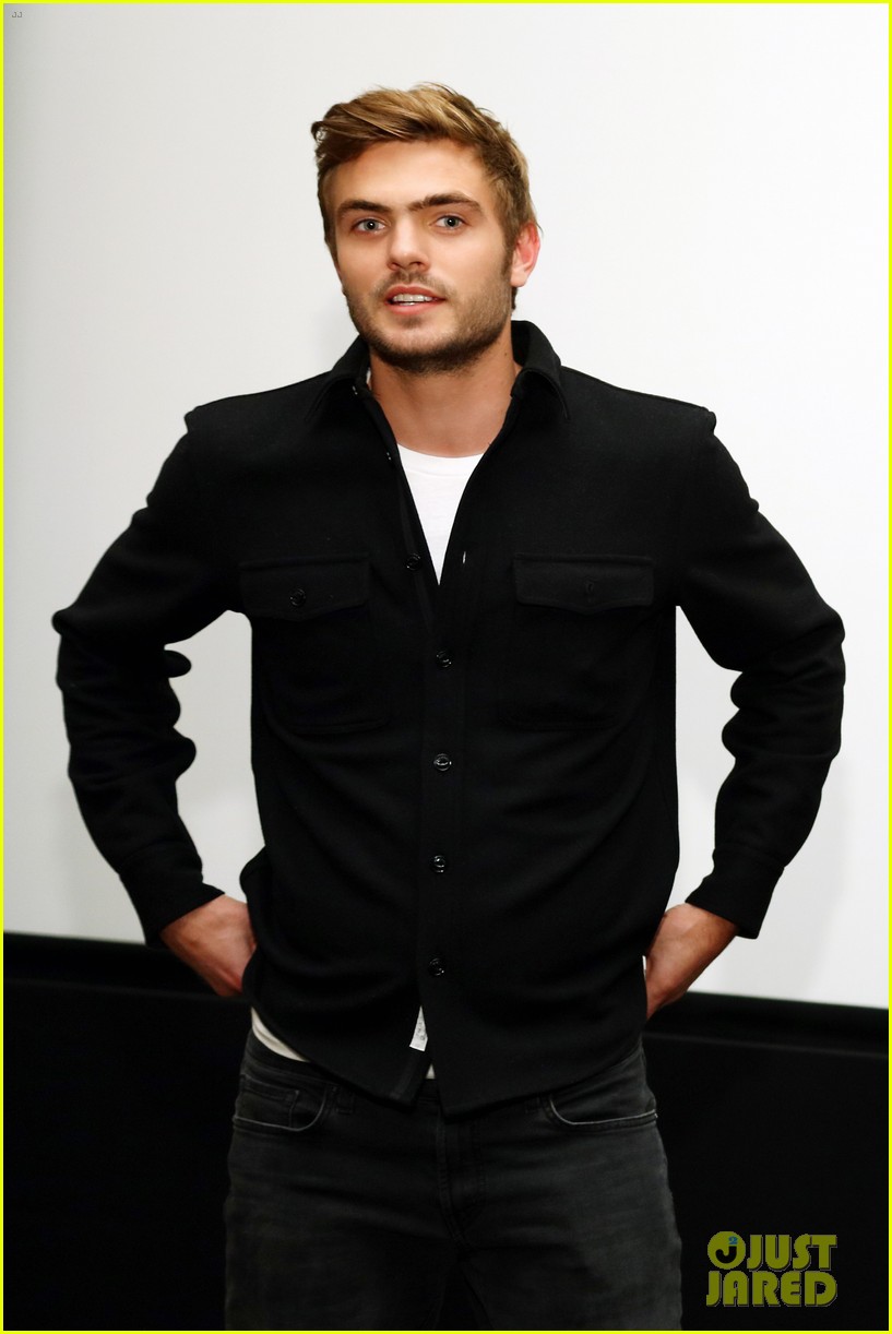 alex roe nick robinson hit up the 5th wave just jared screening 25
