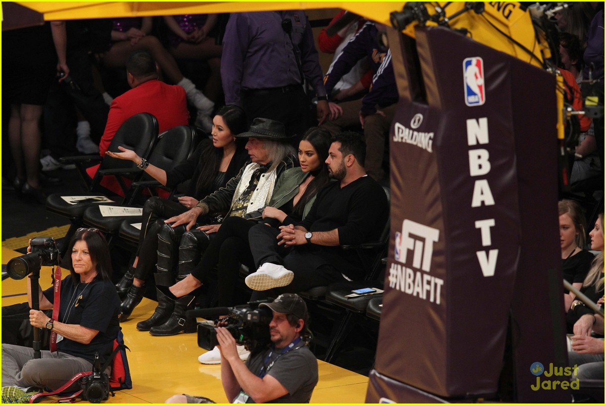 shay mitchell teen vogue int lakers courtside 02
