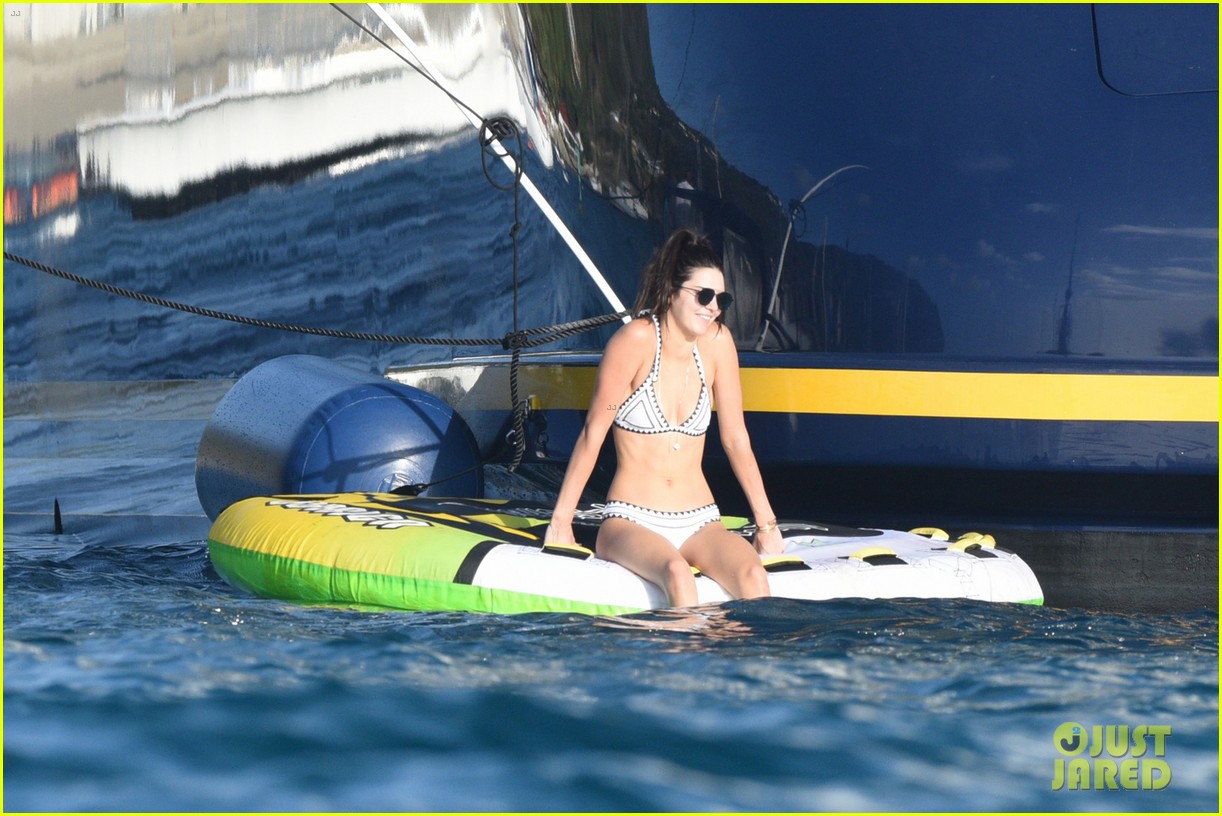 kendall jenner harry styles st barts vacation 21