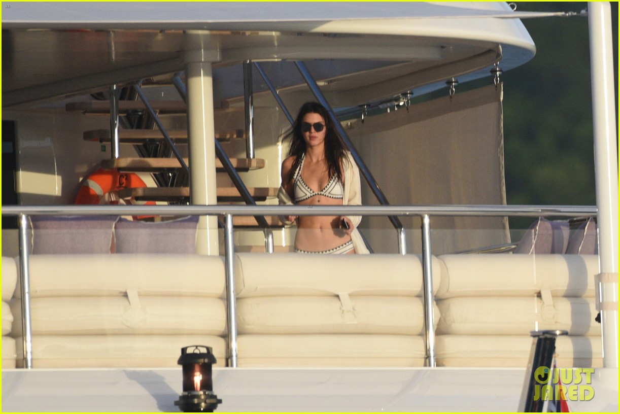 kendall jenner harry styles st barts vacation 32