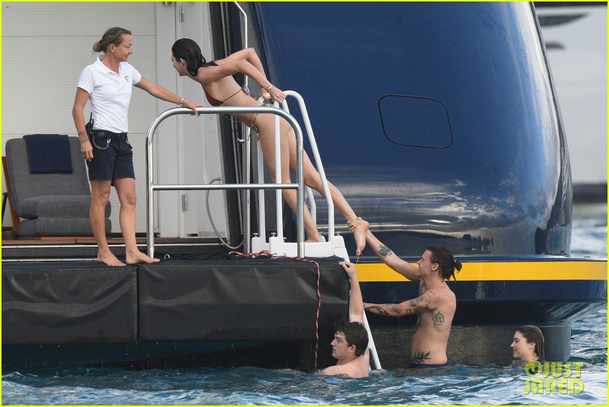 harry styles wont let go of kendall jenner in st barts 14