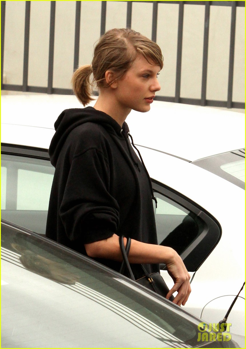 taylor swift selena gomez hit the gym for monday morning workout 10