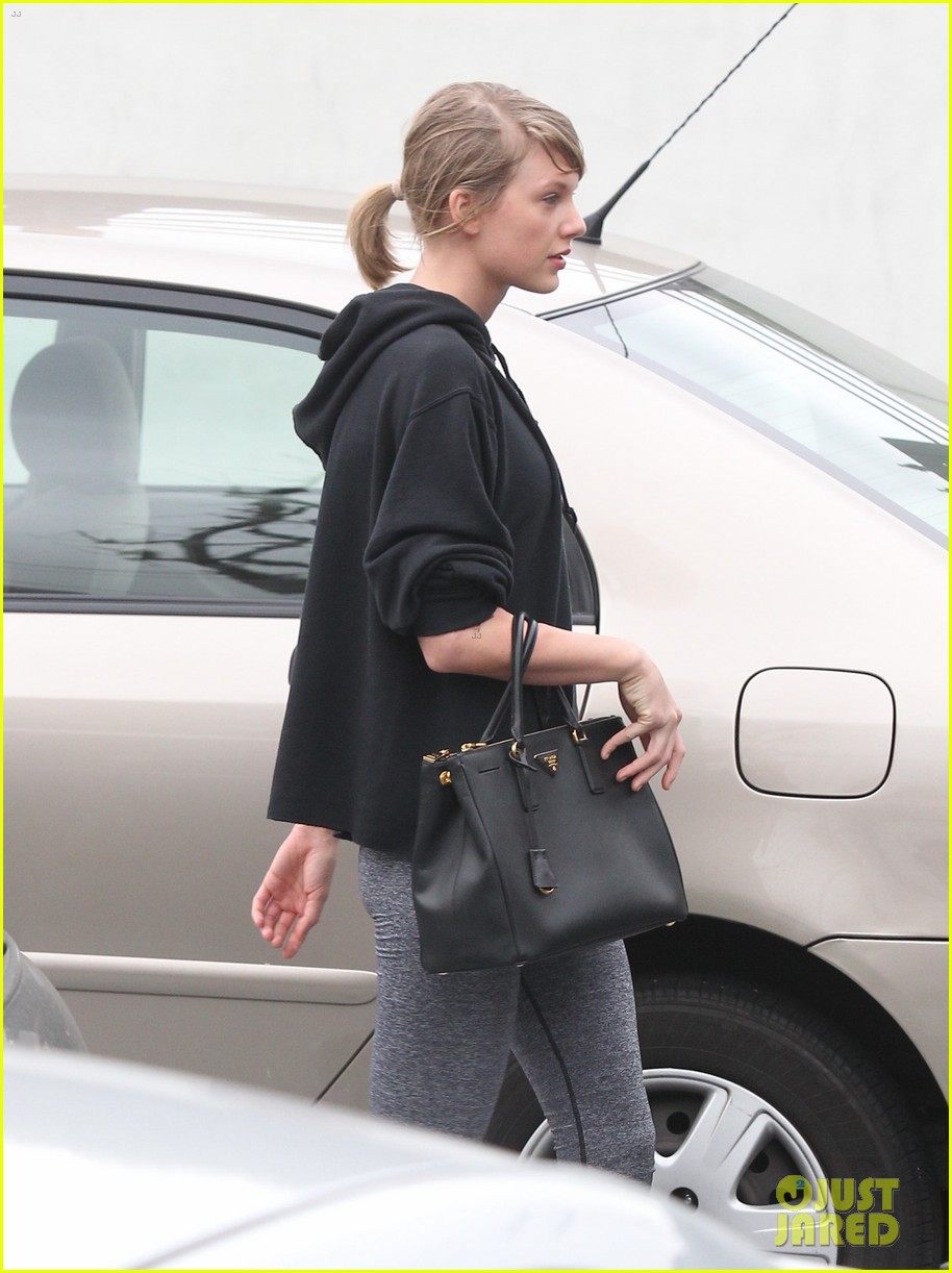 taylor swift selena gomez hit the gym for monday morning workout 18