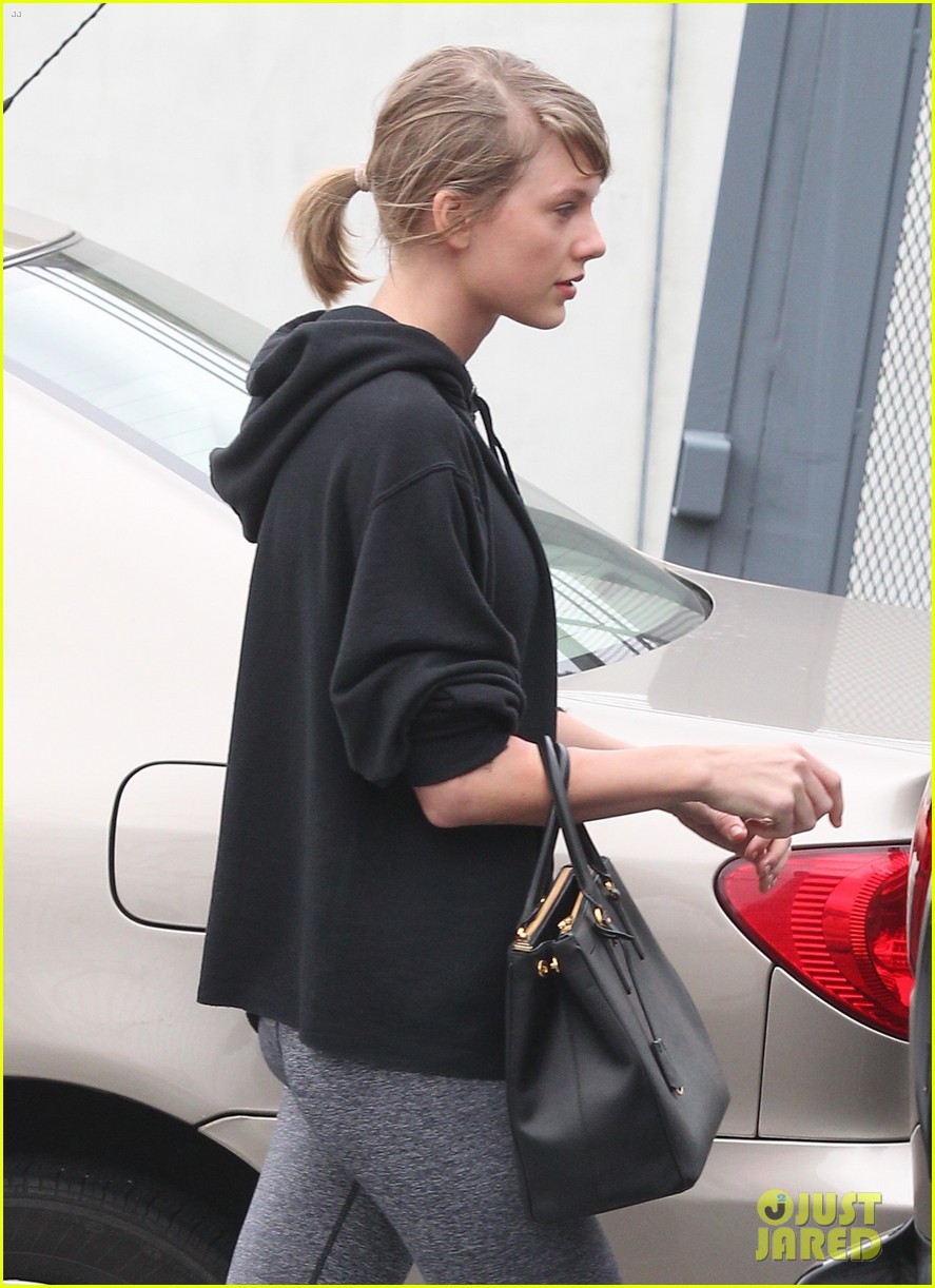 taylor swift selena gomez hit the gym for monday morning workout 20