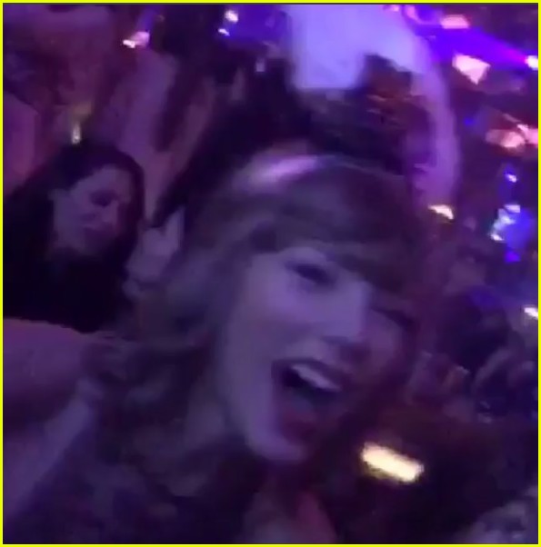 taylor swift sings along to sweet nothing with ruby rose 02