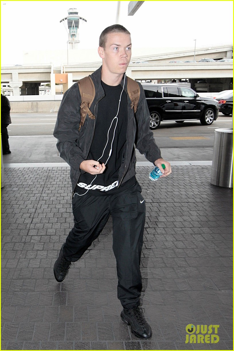 will poulter lax after golden globes 06