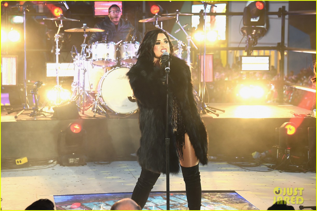 wilmer valderrama supports demi lovato on new years eve 18
