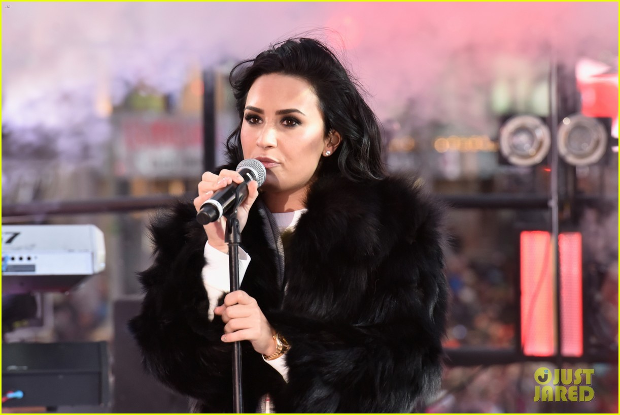 wilmer valderrama supports demi lovato on new years eve 25