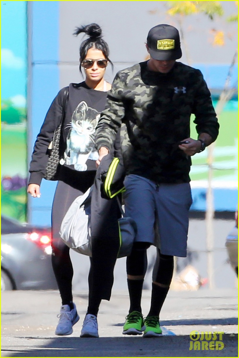 zac efron and his girlfriend sami hit the gym 10