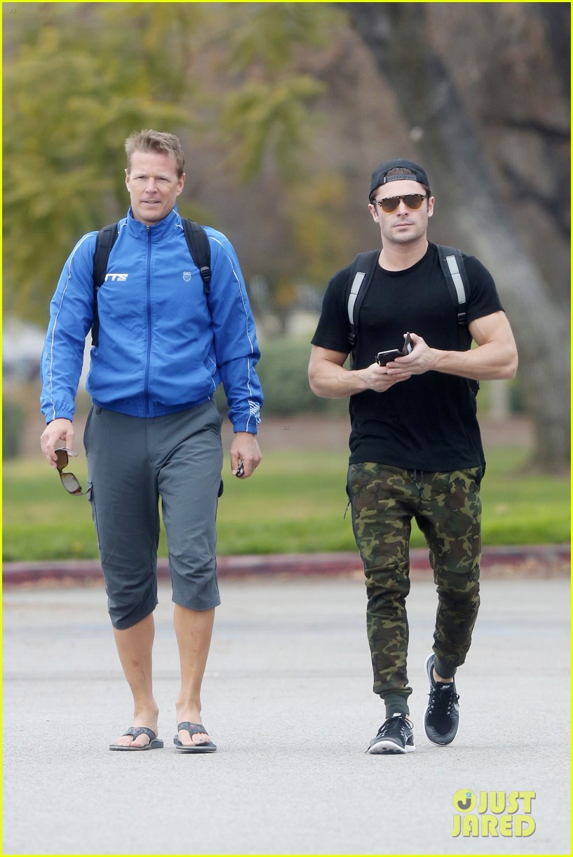 zac efron trainer ahead hsm reunion special 02