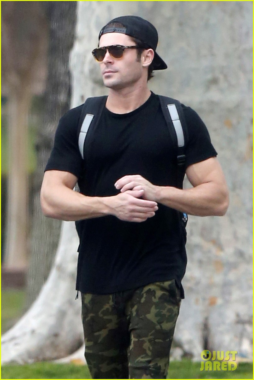 zac efron trainer ahead hsm reunion special 04