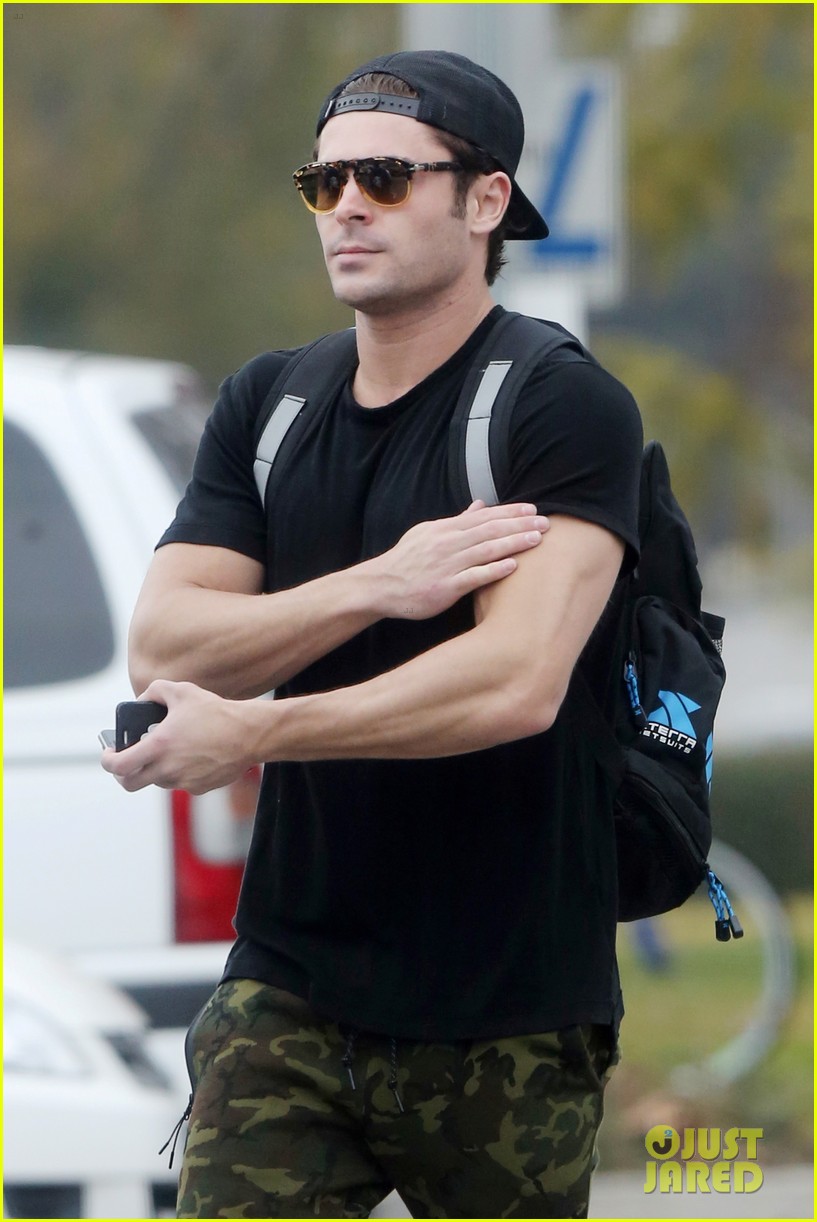 zac efron trainer ahead hsm reunion special 06