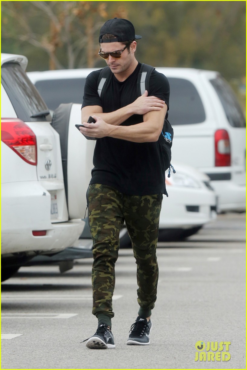 zac efron trainer ahead hsm reunion special 21