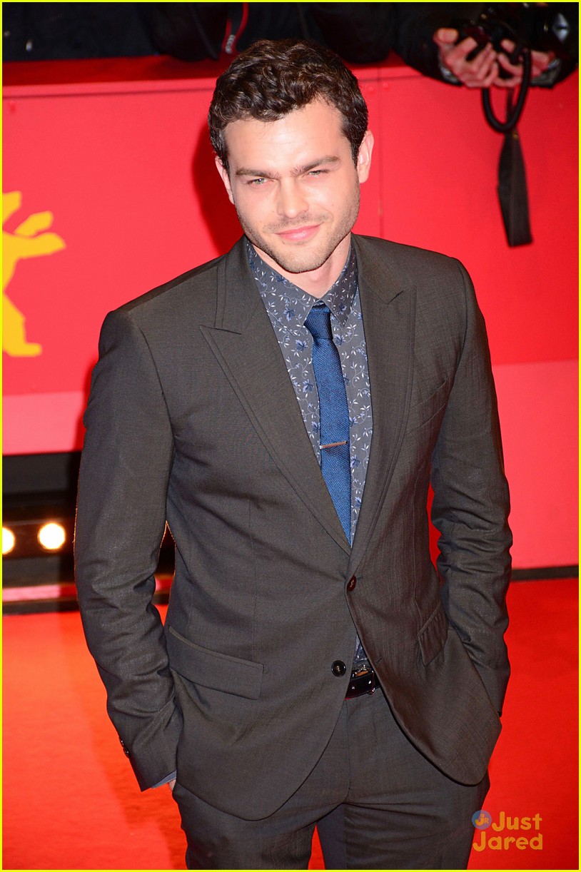 Filme Und Serien Von Alden Ehrenreich Alden Ehrenreich Premieres 'Hail, Caesar!' in Berlin | Photo 927781